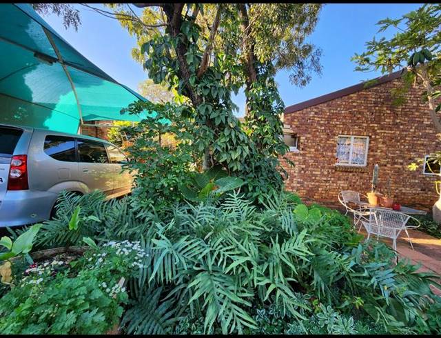2 BEDROOM TOWNHOUSE FOR SALE IN CLARINA